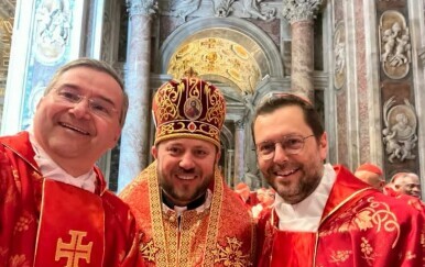 Zajednički selfie kardinala postao je hit na društvenim mrežama, evo tko su najmlađi kardinali