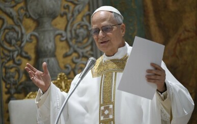 Papin brat John Prevost otkrio je da s Lavom XIV. igra on-line igrice