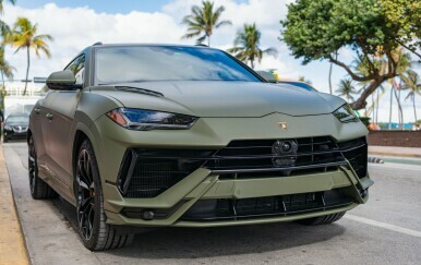 Lamborghini Urus (ilustracija)
