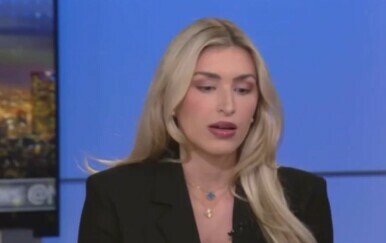 Američka politička komentatorica Camryn Kinsey srušila se usred prijenosa uživo