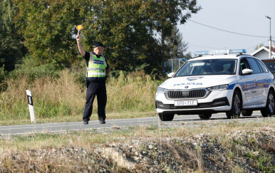 Teška nesreća u Jastrebarskom: Teretno vozilo naletjelo na pješaka
