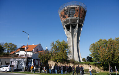 Hrvatski suverenisti u kampanji za lokalne izbore u Vukovaru ističu ratne strahote