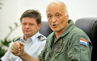 Hrvatski vojni pilot Ivan Selak oprostio se od generala Mate Laušića