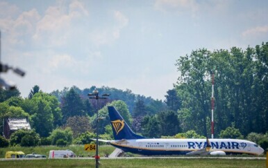 Drama na nebu! Avion poznate aviokompanije prisilno sletio nakon dojave o bombi