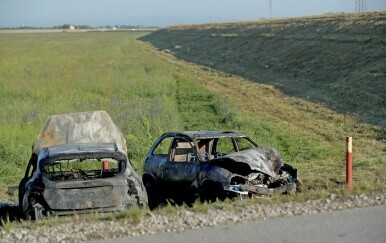 FOTO Teška noć za vatrogasce: U Zagrebu na dvjema lokacijama gorjeli automobili