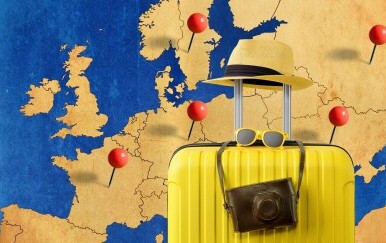 Karta Europe s označenim lokacijama i kofer