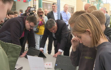 Milanović posjetio manifestaciju znanosti SciHill