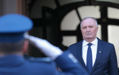Ministar obrane BiH suspendirao vojnu suradnju sa Srbijom