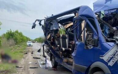 Rusi dronom pogodili putnički autobus u Ukrajini: Najmanje devet mrtvih