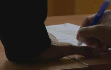 Neke birače je na glasačkim mjestima dočekao još jedan listić: Evo o čemu je riječ