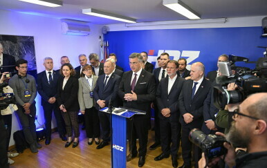 Tijekom govora Plenkovića svi su zamijetili jedan detalj