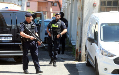 Varaždin pod opsadom. Policija naoružana do zuba dopratila Srđana Mlađana na sd