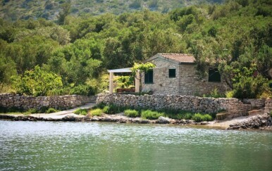 Ribarska kuća u uvali Magrovica, Dugi otok, Airbnb