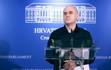 Bivši potpredsjednik Vlade i ministar poljoprivrede Josip Dabro ima sat od 5000 eura
