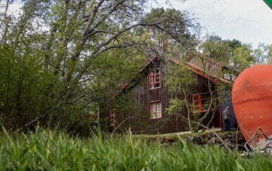 Muškarac u Norveškoj probudio se i ugledao ogroman brod u dvorištu