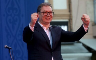 Vučić: Studenti imaju para kao pljeve. Moj prijatelj im je skupo naplatio popravak kombija