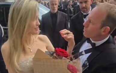 Angelina Jolie - 3