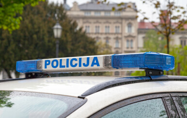 Nesreća u Zagrebu: Pijan se zabio u tramvaj i izbacio ga iz tračnica. Putnici teško ozlijeđeni