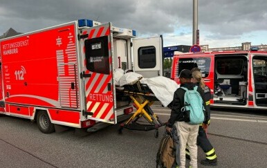 U Njemačkoj na željezničkoj postaji žena s nožem izbola 12 ljudi