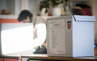 Glasačke kutije