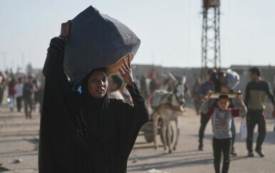 Palestinci pohrlili u centre za podjelu hrane Humanitarne zaklade za Gazu