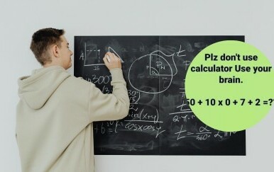 Matematičar kako rješava problem na ploči i matematička zagonetka
