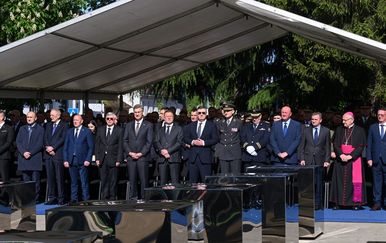 U Okučanima počast braniteljima odao državnih vrh, svečanost je tihi zavjet
