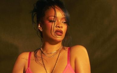 Rihanna pozirala u donjem rublju i raspametila fanove