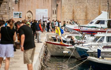 Prvi val turista na Jadranu: "Uvijek se isplati putovati bilo gdje, osobito ovdje"
