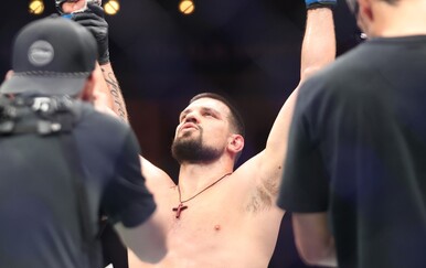 VIDEO Pogledajte strašan kroše kojim je Brando Peričić došao do treće UFC pobjede