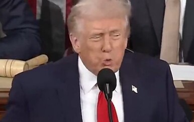 Bijela kuća na X-u objavila je video u kojem Trump sat vremena ponavlja jednu riječ