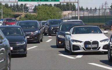 PRVI VELIKI TEST SEZONE: Kako radovi na autocestama i neprilagođena brzina utječu na protočnost prometa prema unutrašnjosti?.