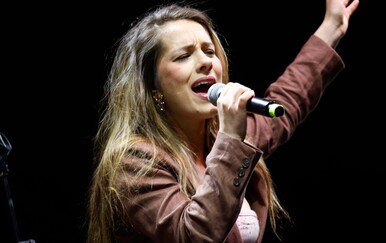 Ana Uršula Najev nastupila je na oproštajnom koncertu legendarne Tereze Kesovije u Splitu