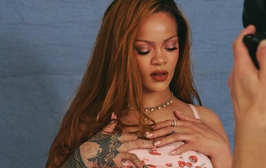 Rihanna je u izazovnom donjem rublju pozirala za svoj brend