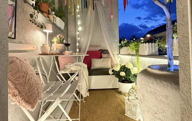 Mali balkon stana u Skoplju koji nas ispunjava radošću
