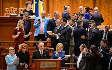 Rumunjski socijalisti i krajnja desnica srušili vladu