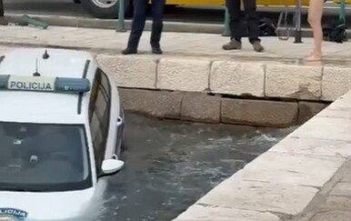 Policijski automobil završio u moru: Nesvakidašnja scena u Senju