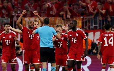 VIDEO Allianz Arena u nevjerici! Nikome nije jasno kako Portugalac nije dosudio penal za Bayern