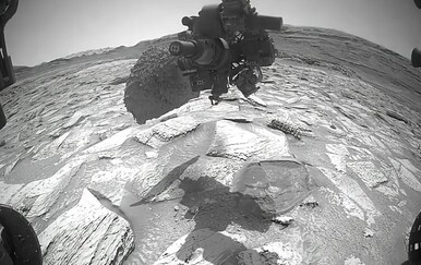 Mars iznenadio NASA-in rover Curiosity: Stijena se zalijepila za bušilicu