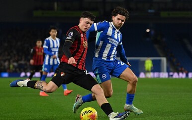 Bournemouth suspendirao mladu zvijezdu zbog dopisivanja s maloljetnicom