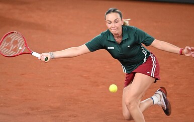 Vekić rutinski u finale Istanbula