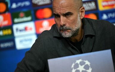 Pep prekrižio ruke, uzviknuo ove riječi i izjurio s presice