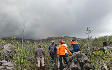 Tijela nestalih planinara pronađena u zagrljaju nakon erupcije vulkana u Indoneziji
