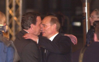 Putin o završetku rata želi razgovarati s bivšim njemačkim kancelarom