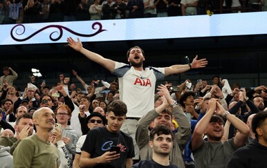 VIDEO Englezi pišu o neobičnoj atmosferi: Ovako su navijači dočekali Tottenham u ključnoj utakmici sezone