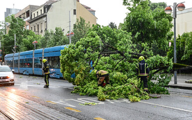 FOTOGALERIJA Pogledajte posljedice snažnog nevremena