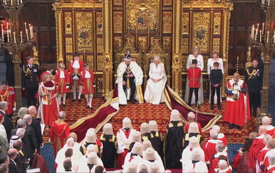 Britanski kralj poslao snažnu poruku NATO-u i Europi, Starmer pod udarom kritika