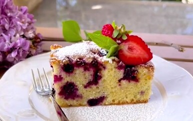 Recept za kolač s jagodama gotov za sat vremena