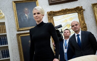 Tko je Trumpova najodanija suradnica? Procurila pisma koja mu je pisala: "Vi ste moj zaštitnik. Sve što mi je važno"