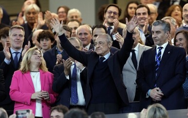 VIDEO Perez se svađao s navijačima na Bernabeu: Redari skidali transparente protiv njega
